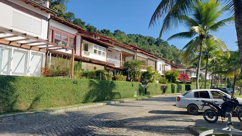 Casa a venda em condomínio perto das Marinas em Paraty