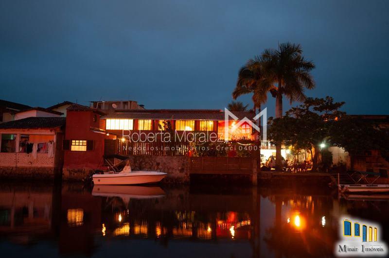 Bucólica casa venda em Paraty às margens do Rio Perequê-Açú