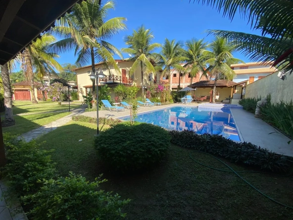 Casa com 4 dormitórios no valorizado bairro Portal das artes em condomínio com piscina a venda em Paraty no RJ.